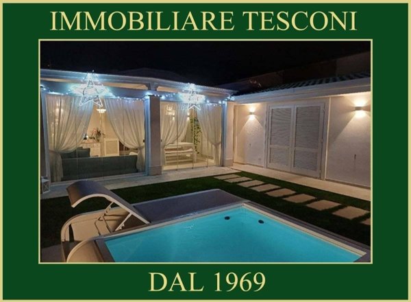 casa indipendente in vendita a Pietrasanta in zona Tonfano