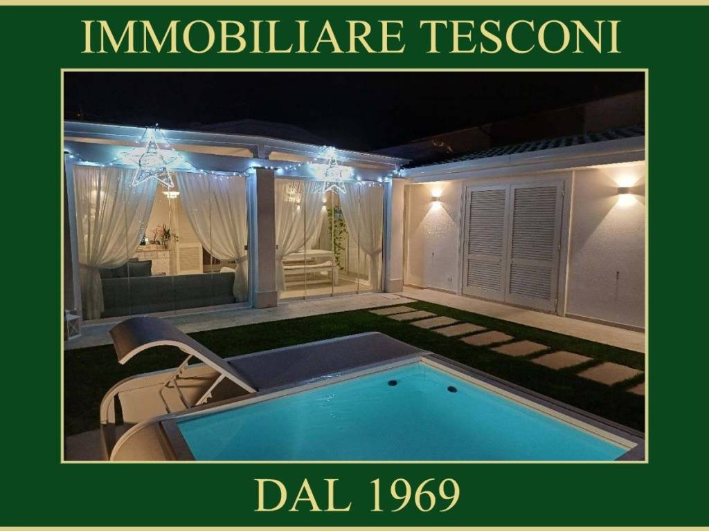 casa indipendente in vendita a Pietrasanta in zona Tonfano