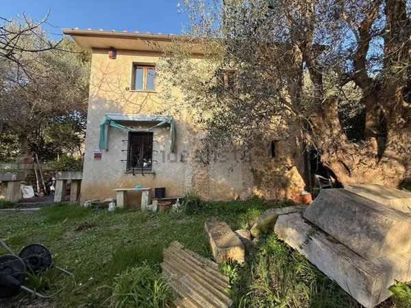 appartamento in vendita a Pietrasanta in zona Capezzano Monte