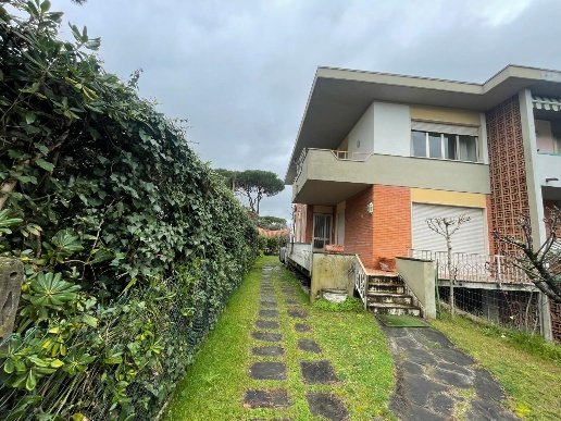 casa indipendente in vendita a Pietrasanta