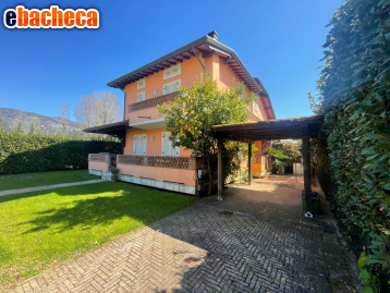 casa indipendente in vendita a Pietrasanta