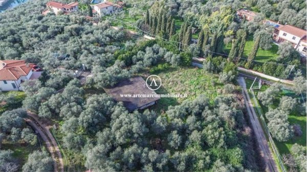 casa indipendente in vendita a Pietrasanta in zona Valdicastello