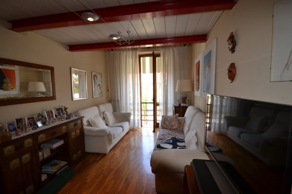 appartamento in vendita a Pietrasanta in zona Marina di Pietrasanta