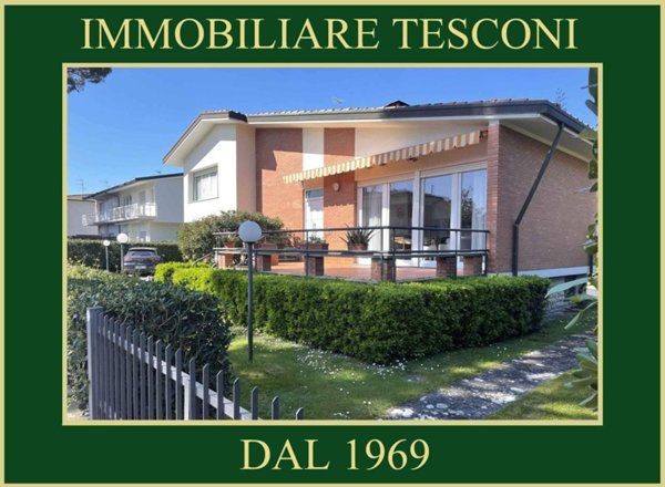 casa indipendente in vendita a Pietrasanta in zona Tonfano