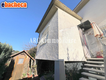casa indipendente in vendita a Pietrasanta in zona Crociale
