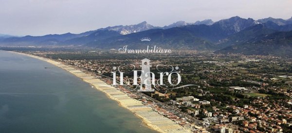 negozio in vendita a Pietrasanta in zona Focette