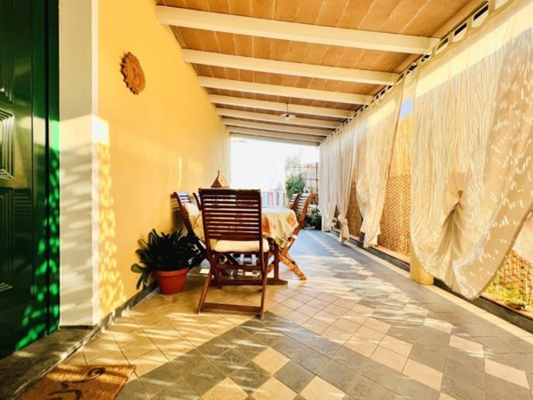 casa indipendente in vendita a Pietrasanta in zona Vignone