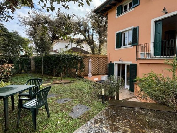 casa indipendente in vendita a Pietrasanta in zona Focette