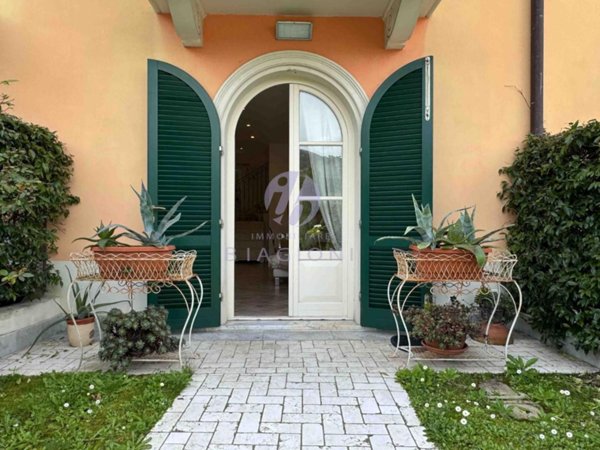 casa indipendente in vendita a Pietrasanta