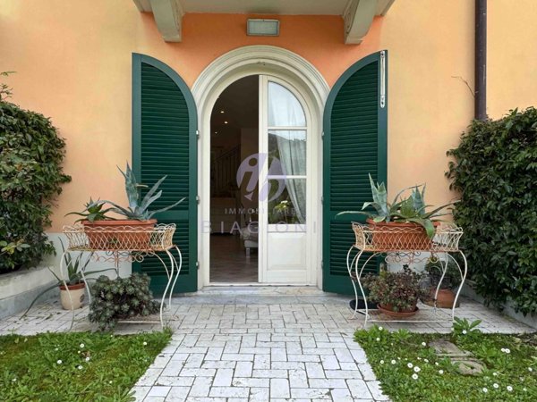 casa indipendente in vendita a Pietrasanta