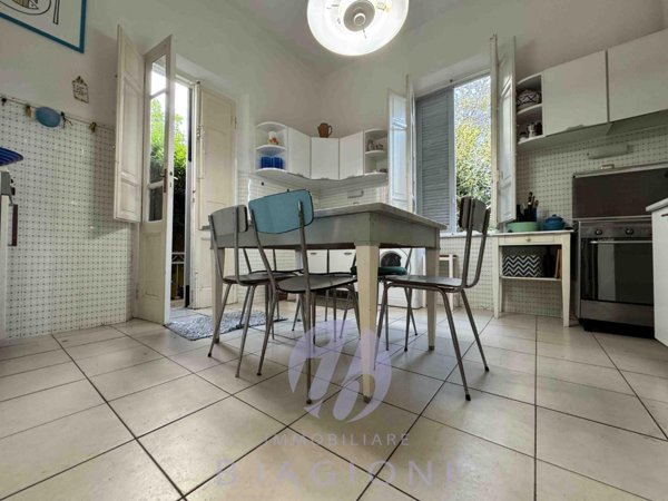 casa indipendente in vendita a Pietrasanta in zona Tonfano