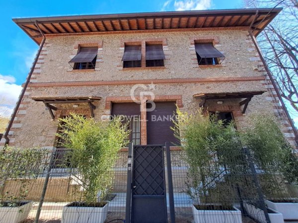 casa indipendente in vendita a Pietrasanta