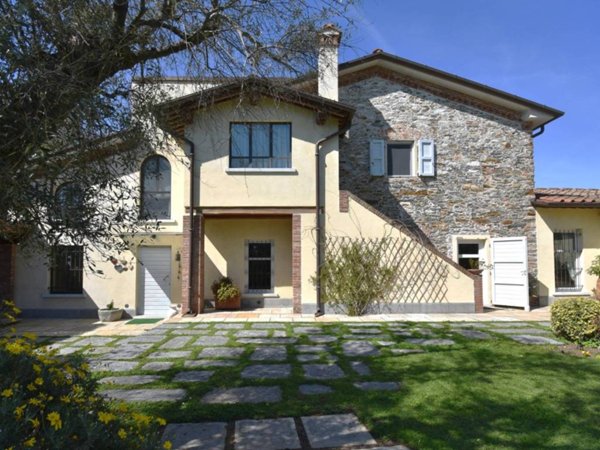 casa indipendente in vendita a Pietrasanta