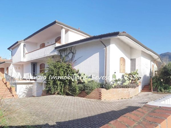 casa indipendente in vendita a Pietrasanta