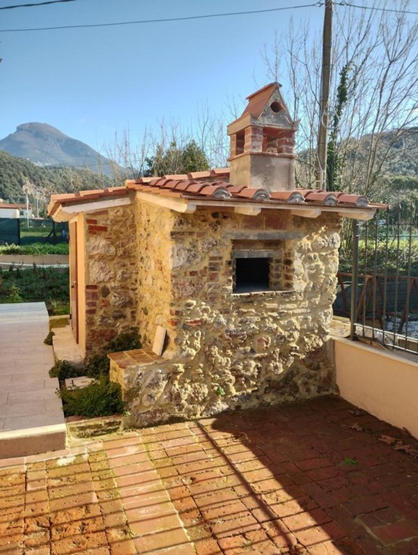 casa indipendente in vendita a Pietrasanta