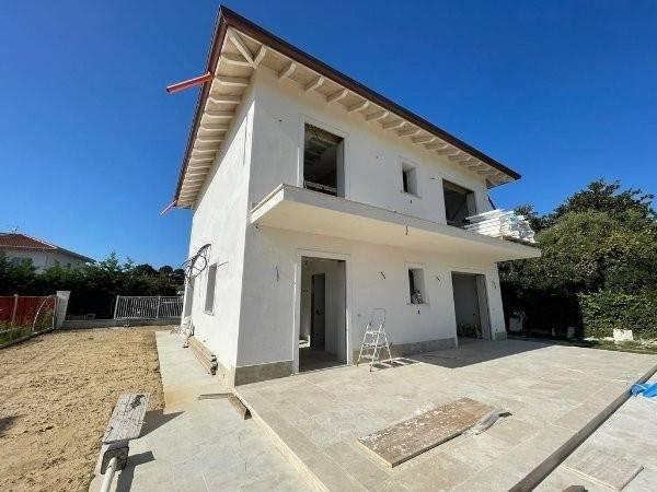 casa indipendente in vendita a Pietrasanta