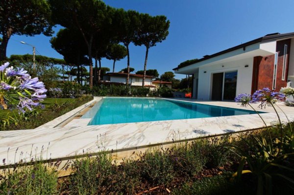 casa indipendente in vendita a Pietrasanta