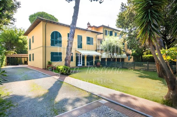 casa indipendente in vendita a Pietrasanta in zona Fiumetto