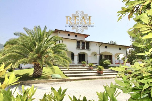 casa indipendente in vendita a Pietrasanta