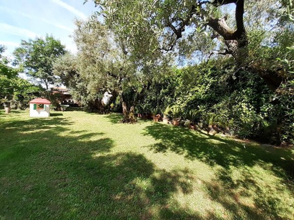 casa indipendente in vendita a Pietrasanta