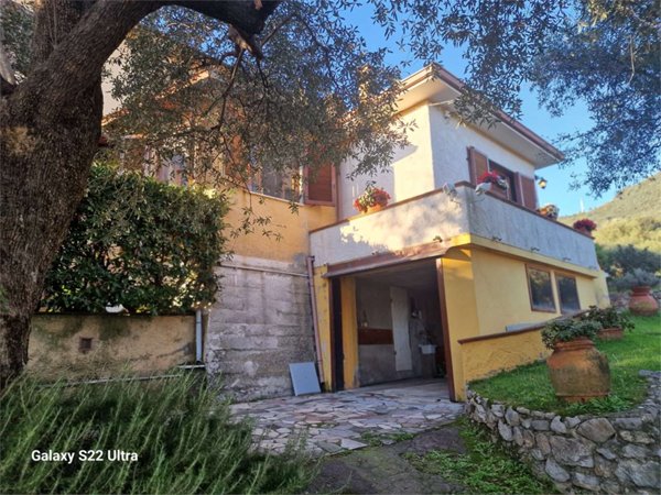 casa indipendente in vendita a Pietrasanta