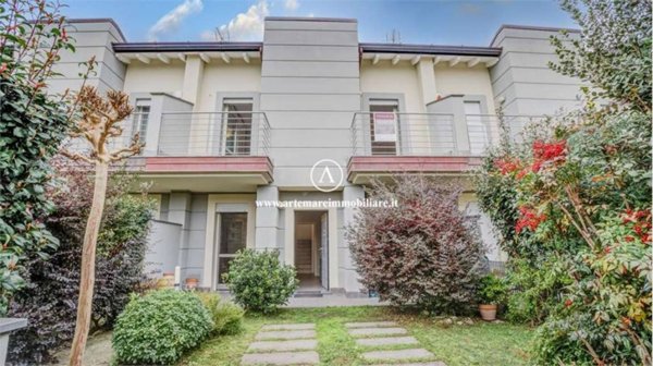 casa indipendente in vendita a Pietrasanta in zona Africa