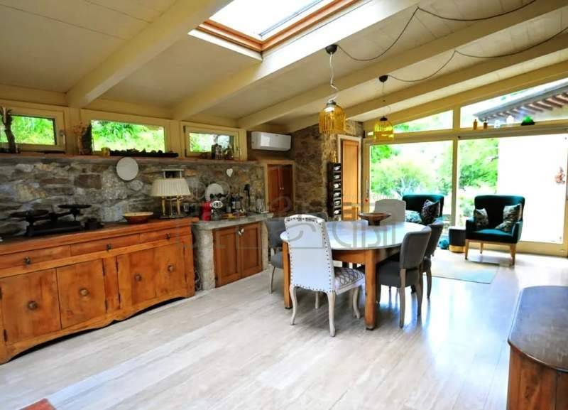 casa indipendente in vendita a Pietrasanta in zona Solaio