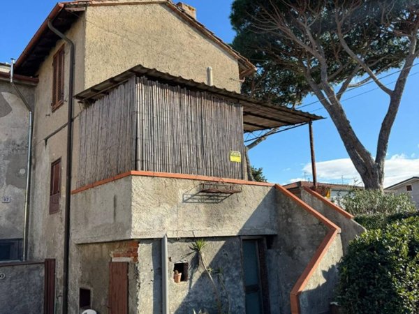 casa indipendente in vendita a Pietrasanta