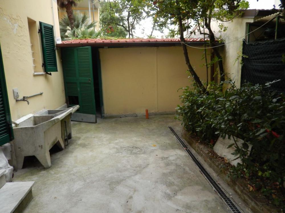 casa indipendente in vendita a Pietrasanta in zona Marina di Pietrasanta
