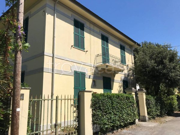 casa indipendente in vendita a Pietrasanta in zona Marina di Pietrasanta