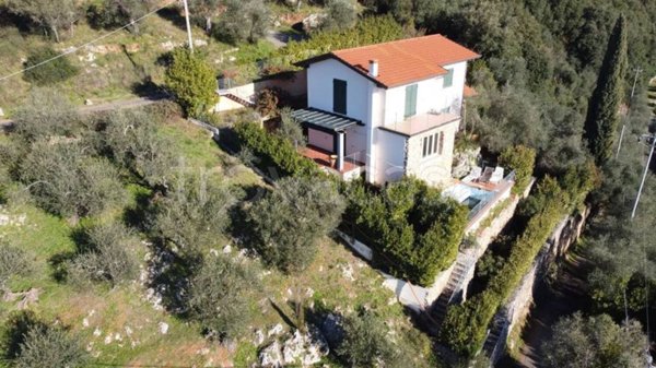 casa indipendente in vendita a Pietrasanta