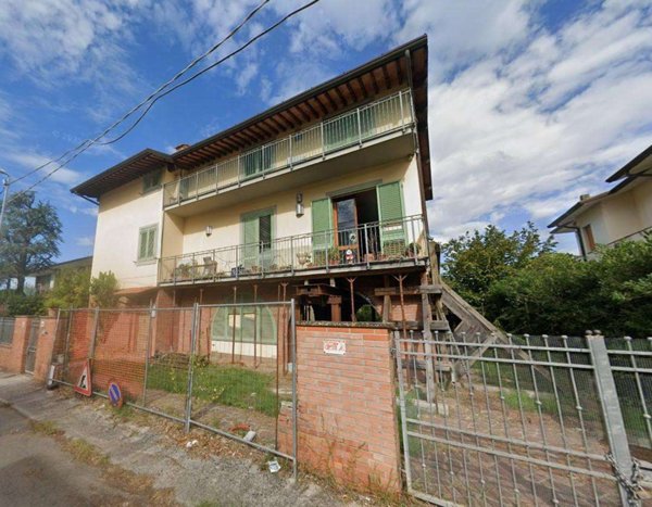 appartamento in vendita a Pietrasanta in zona Vignone