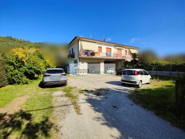 casa indipendente in vendita a Pietrasanta