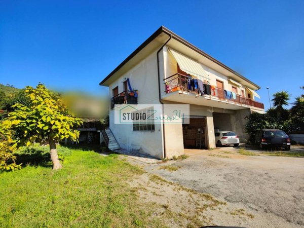 casa indipendente in vendita a Pietrasanta