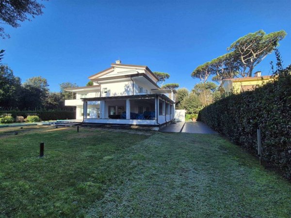 casa indipendente in vendita a Pietrasanta in zona Marina di Pietrasanta