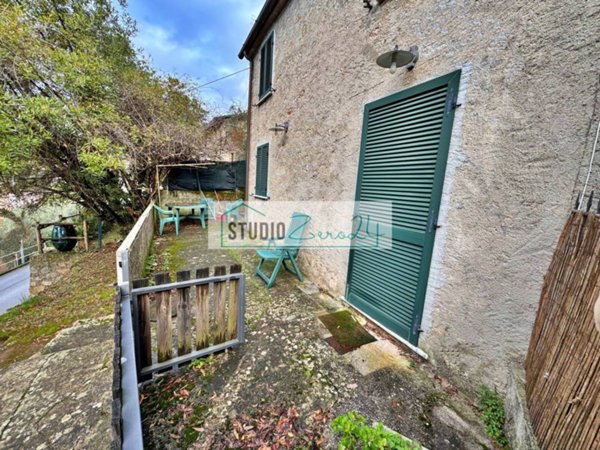 casa indipendente in vendita a Pietrasanta