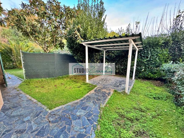 casa indipendente in vendita a Pietrasanta in zona Marina di Pietrasanta
