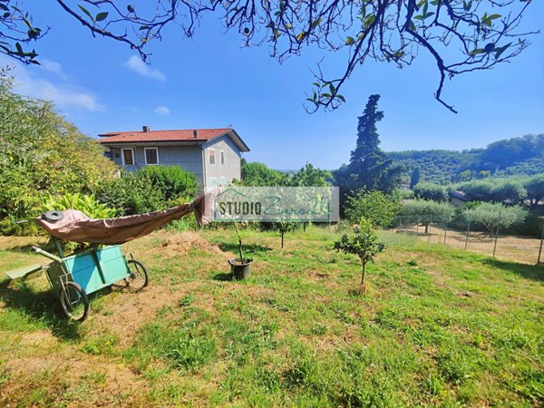 casa semindipendente in vendita a Pietrasanta in zona Strettoia