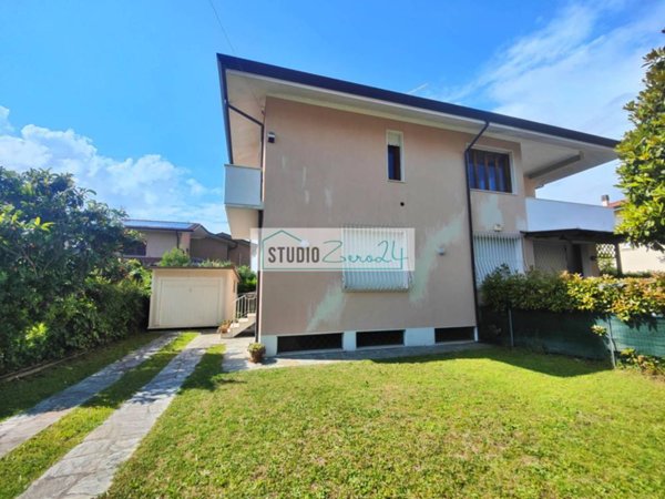 casa indipendente in vendita a Pietrasanta