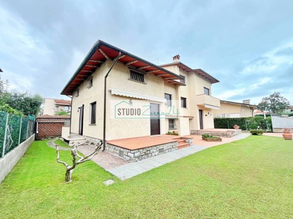 casa indipendente in vendita a Pietrasanta
