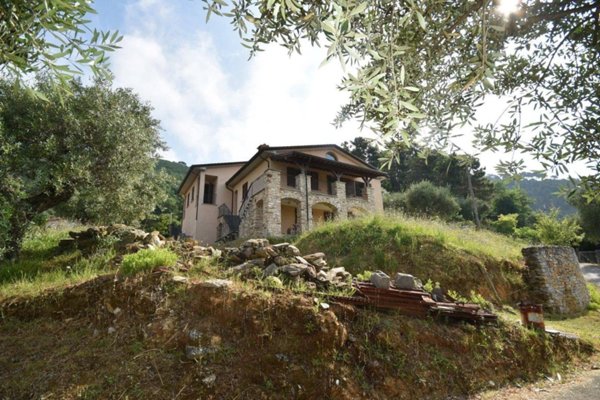casale in vendita a Pietrasanta in zona Strettoia