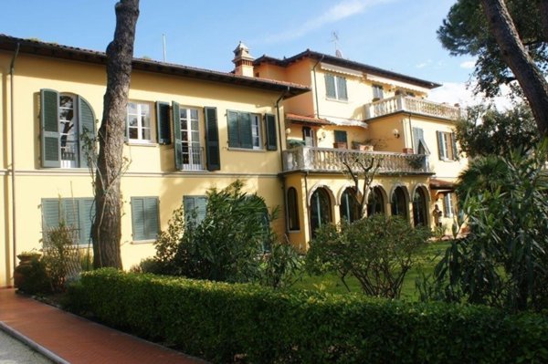 casa indipendente in vendita a Pietrasanta in zona Fiumetto