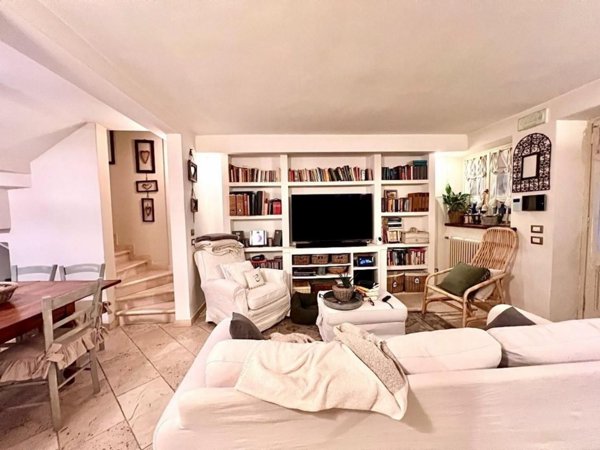 casa indipendente in vendita a Pietrasanta