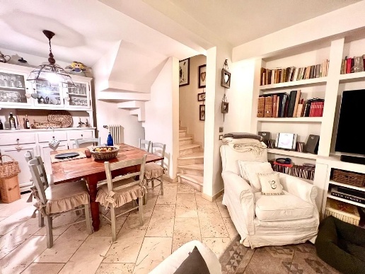 casa indipendente in vendita a Pietrasanta