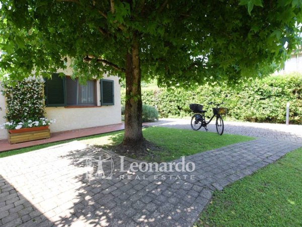 casa indipendente in vendita a Pietrasanta in zona Marina di Pietrasanta