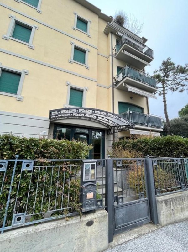 appartamento in vendita a Pietrasanta in zona Vignone
