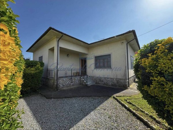 casa indipendente in vendita a Pietrasanta