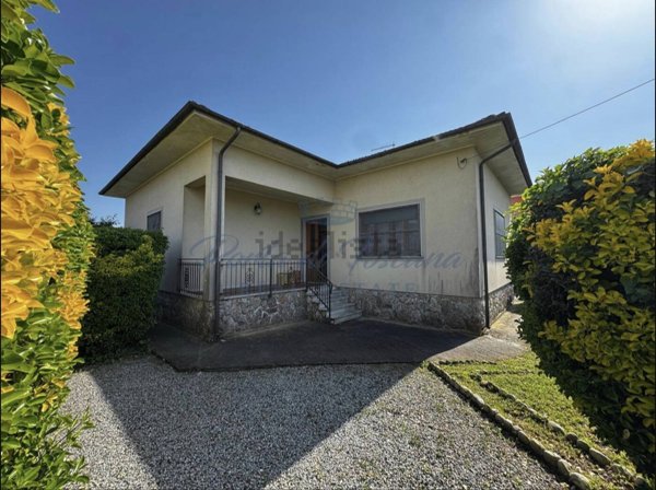 casa indipendente in vendita a Pietrasanta