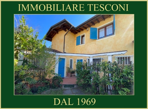 casa indipendente in vendita a Pietrasanta in zona Fiumetto
