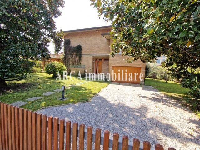casa indipendente in vendita a Pietrasanta